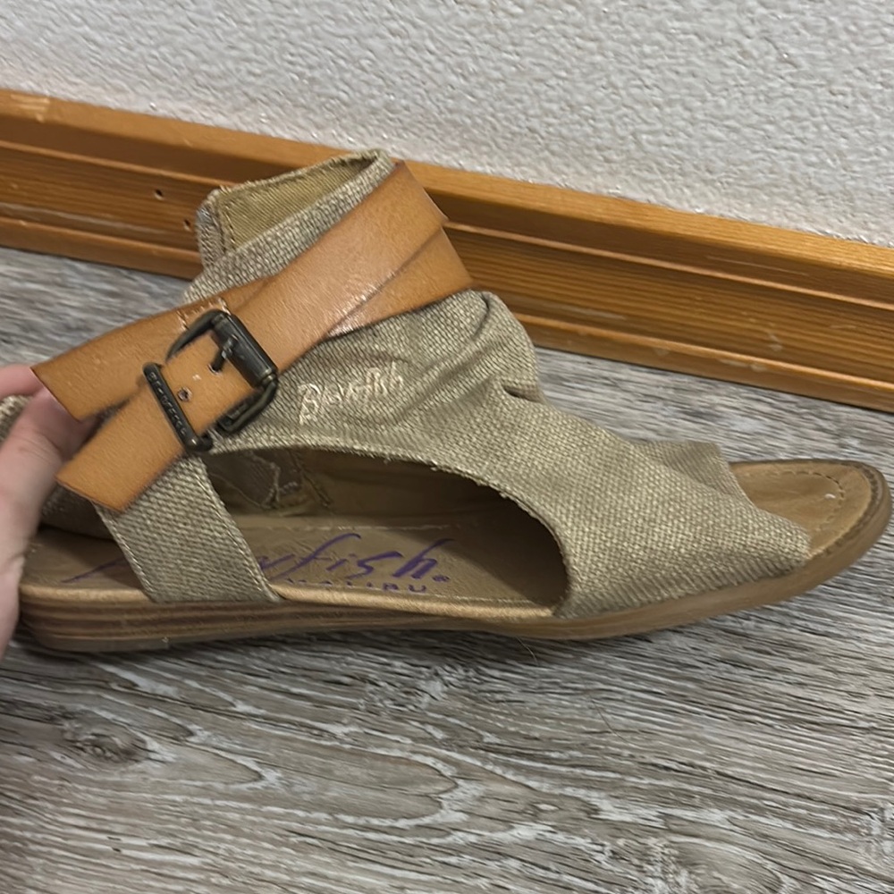 Blowfish Women's Beige and Brown Sandals